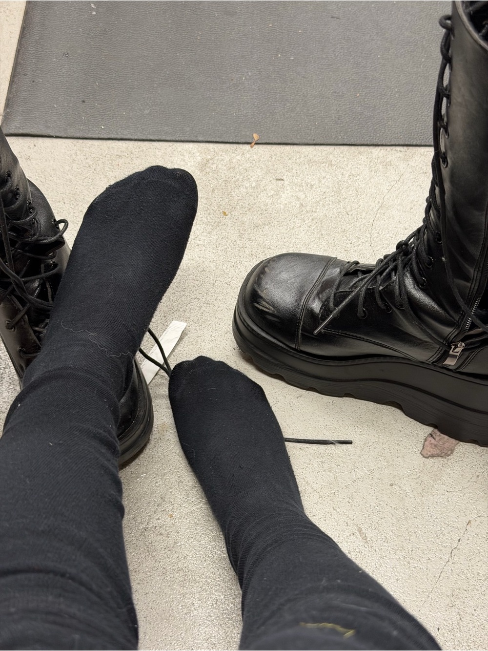 USED WOMENS THIGH HIGHS